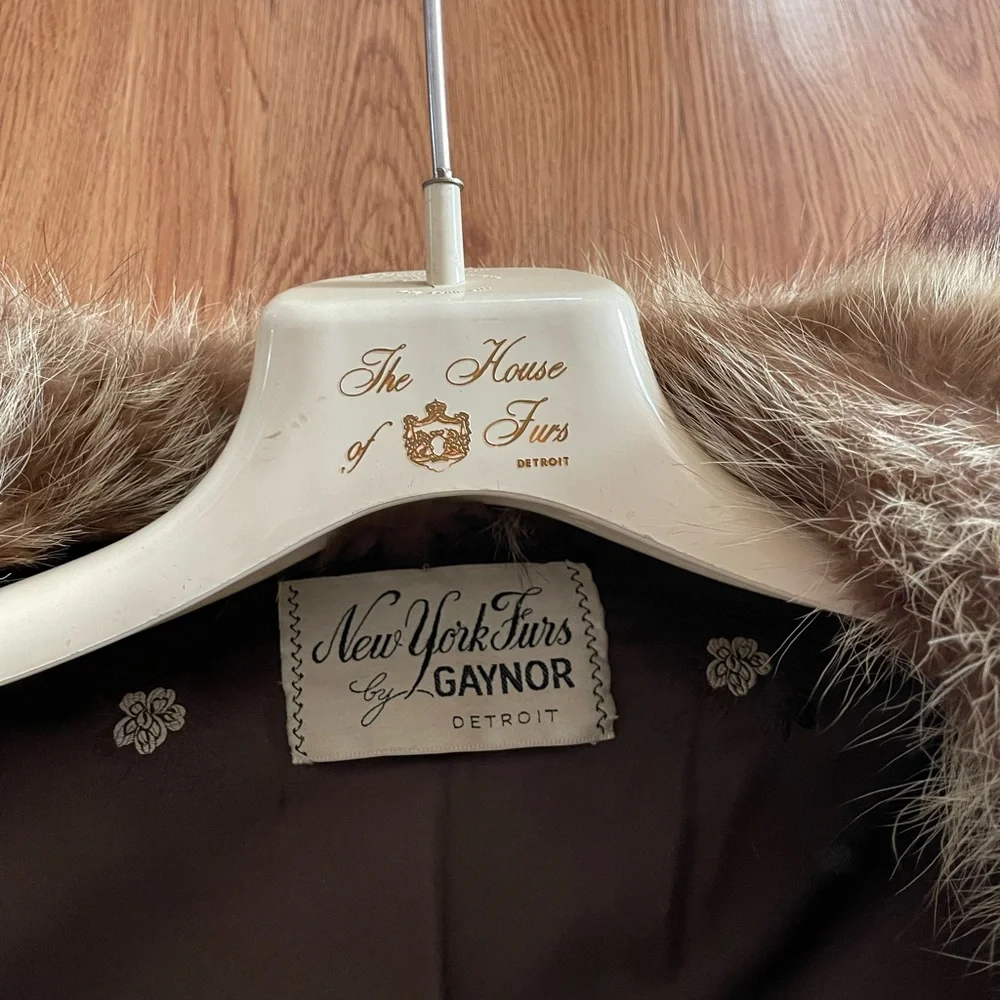 New York fur by Gaynor Detroit fur coat. - Picture 4 of 10